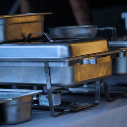 Elegantes Fingerfood auf Tablett bei einem Business-Event in Innsbruck